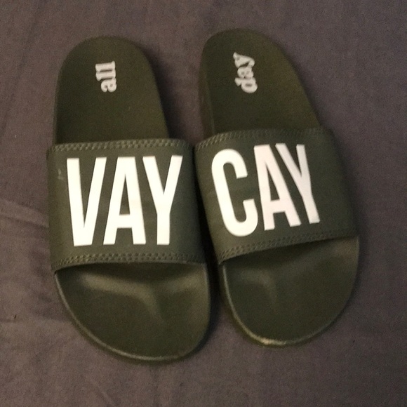 Aerie “Vacay” Slides - Picture 1 of 7